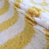 Tapis à rayure jaune et blanc - 206 x 101 cm