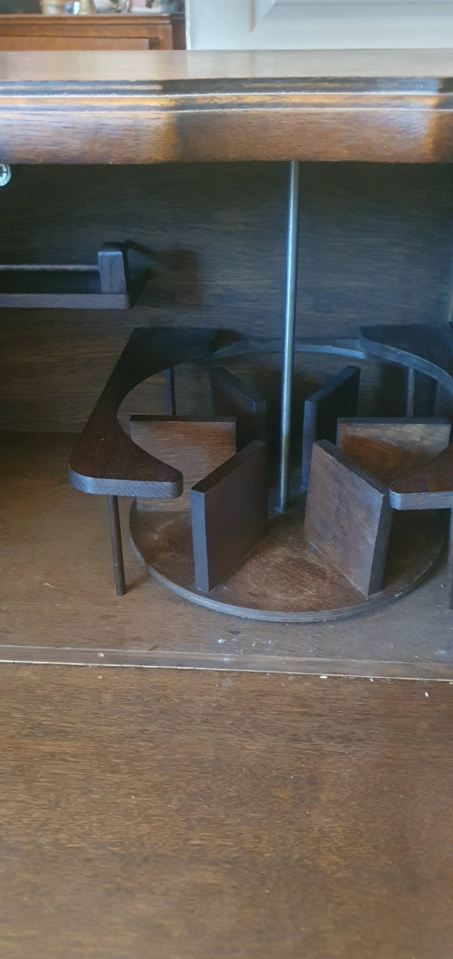 Commode bar en chêne à roulettes