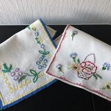 Deux napperons brodé main 30x20cm