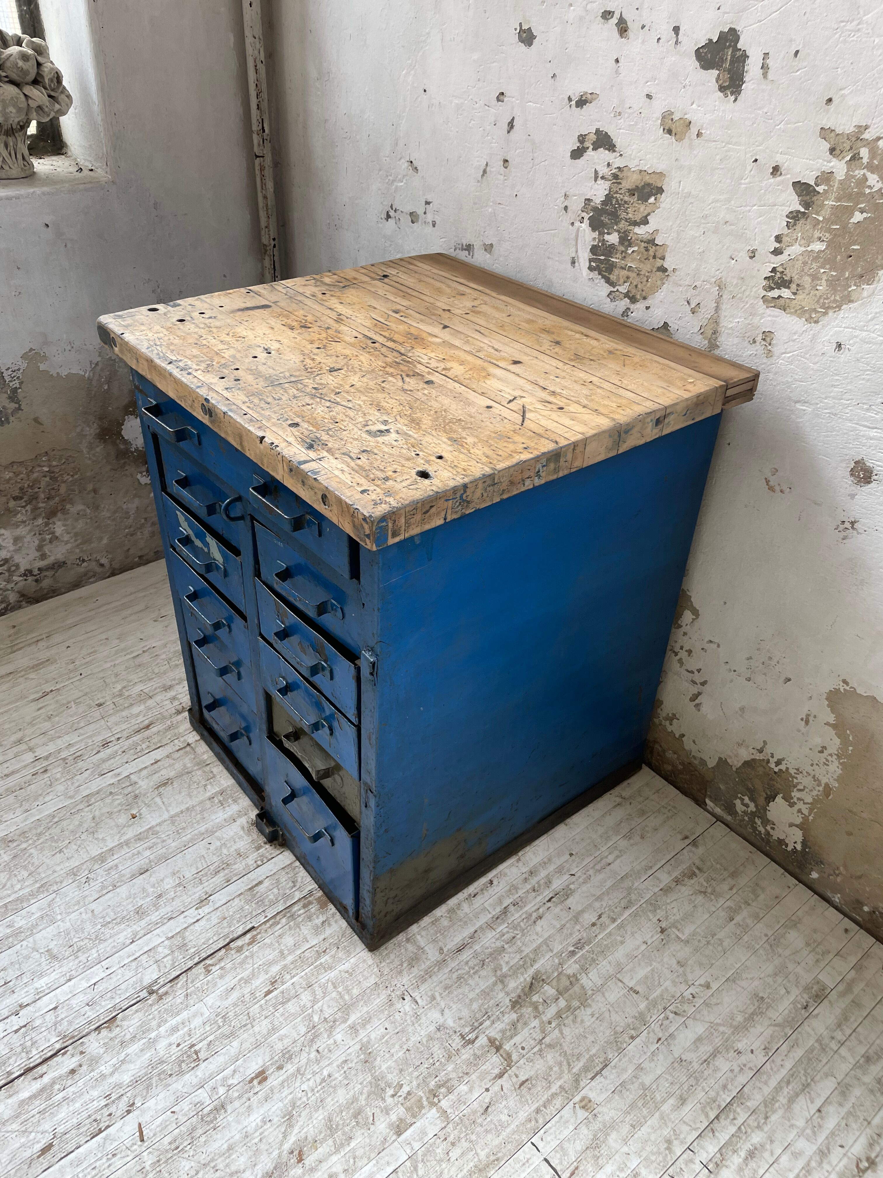 Meuble établi rangement militaire industriel bleu