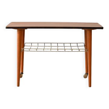 Table basse scandinave vintage en teck avec étagère en laiton