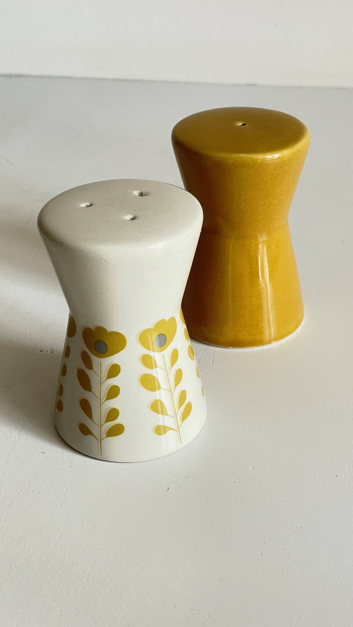 Salière et poivrière céramique esprit scandinave vintage