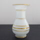 Vase miniature en opaline