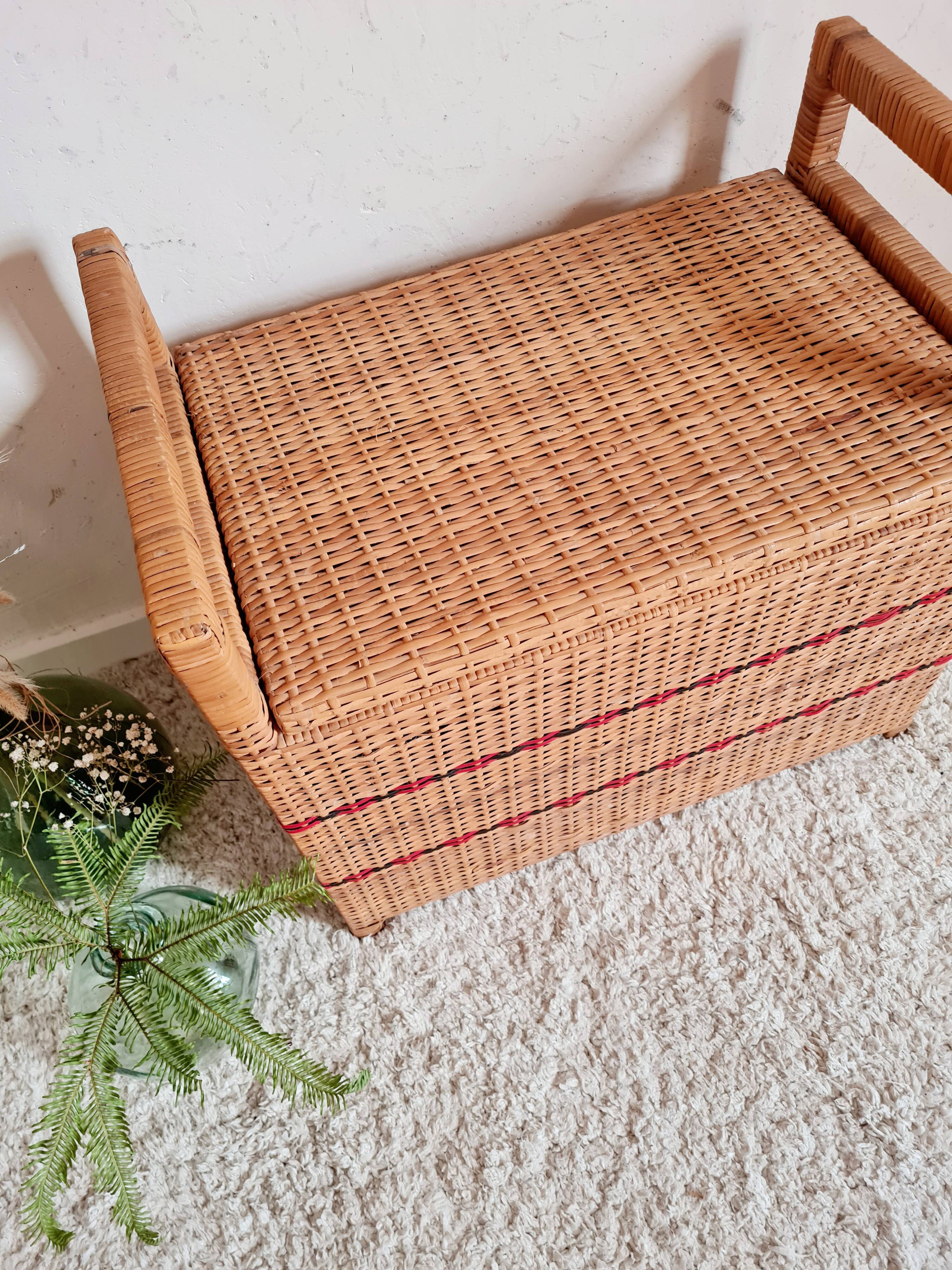 Retro rattan chest bench