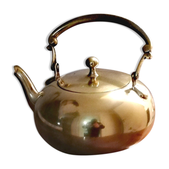Théière en laiton doré