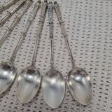 12 dessert spoons