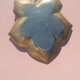 Gilded brass leaf pocket emptier