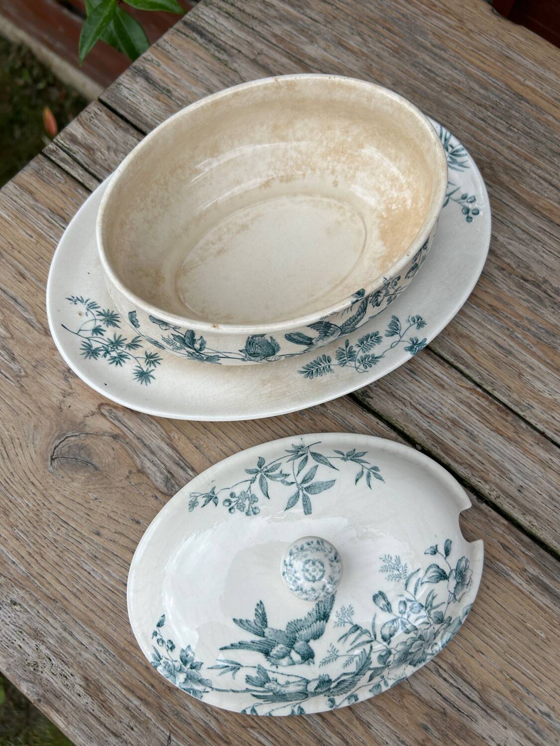 Mignon Longwy iron earth sauce boat