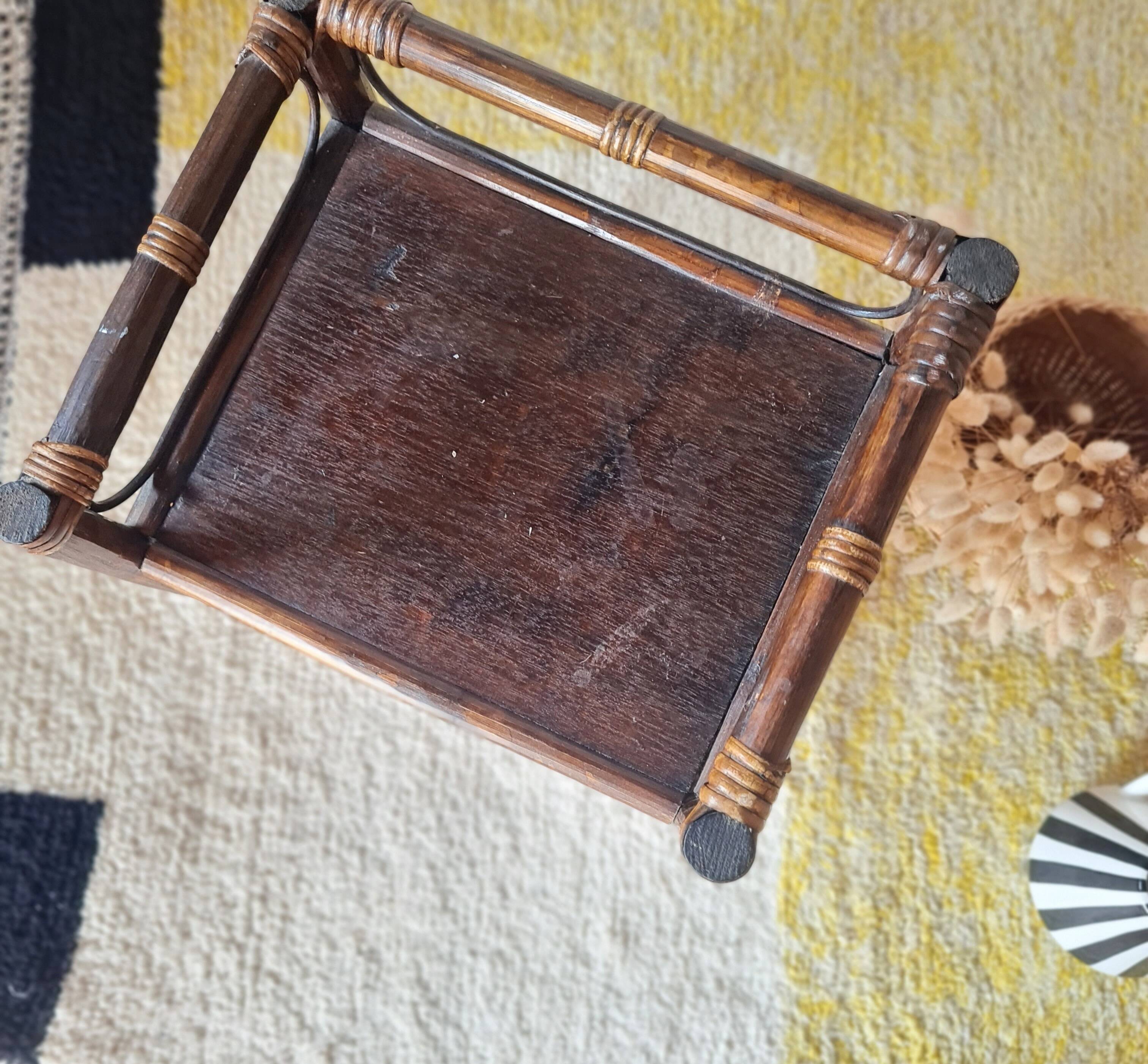 Small antique library in varnished dark oak rattan.