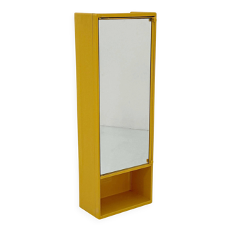Armoire murale jaune par Olaf Von Bohr pour Gedy, 1970
