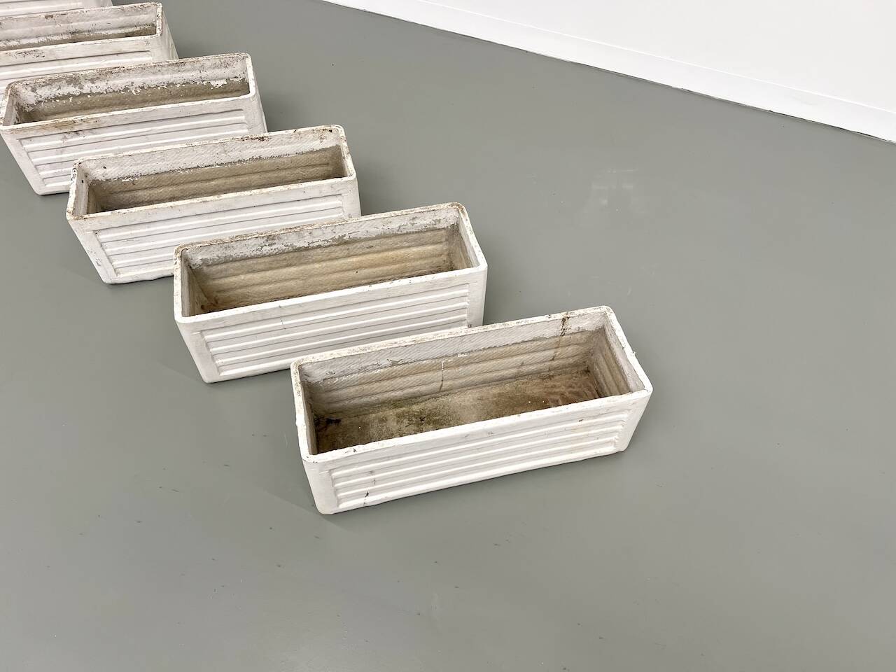 Set of 8 fiber cement planters