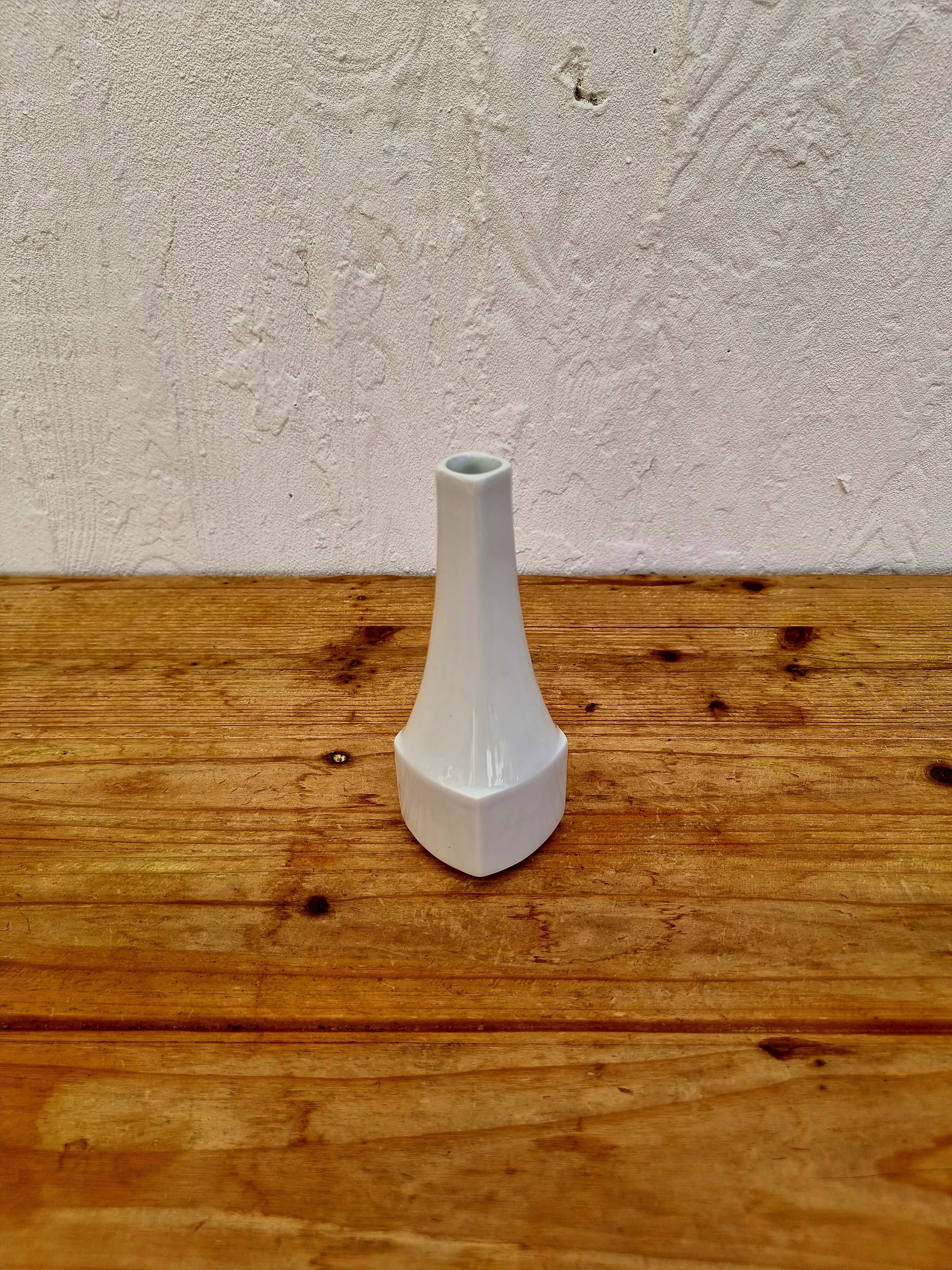 Pillivuyt porcelain soliflore vase