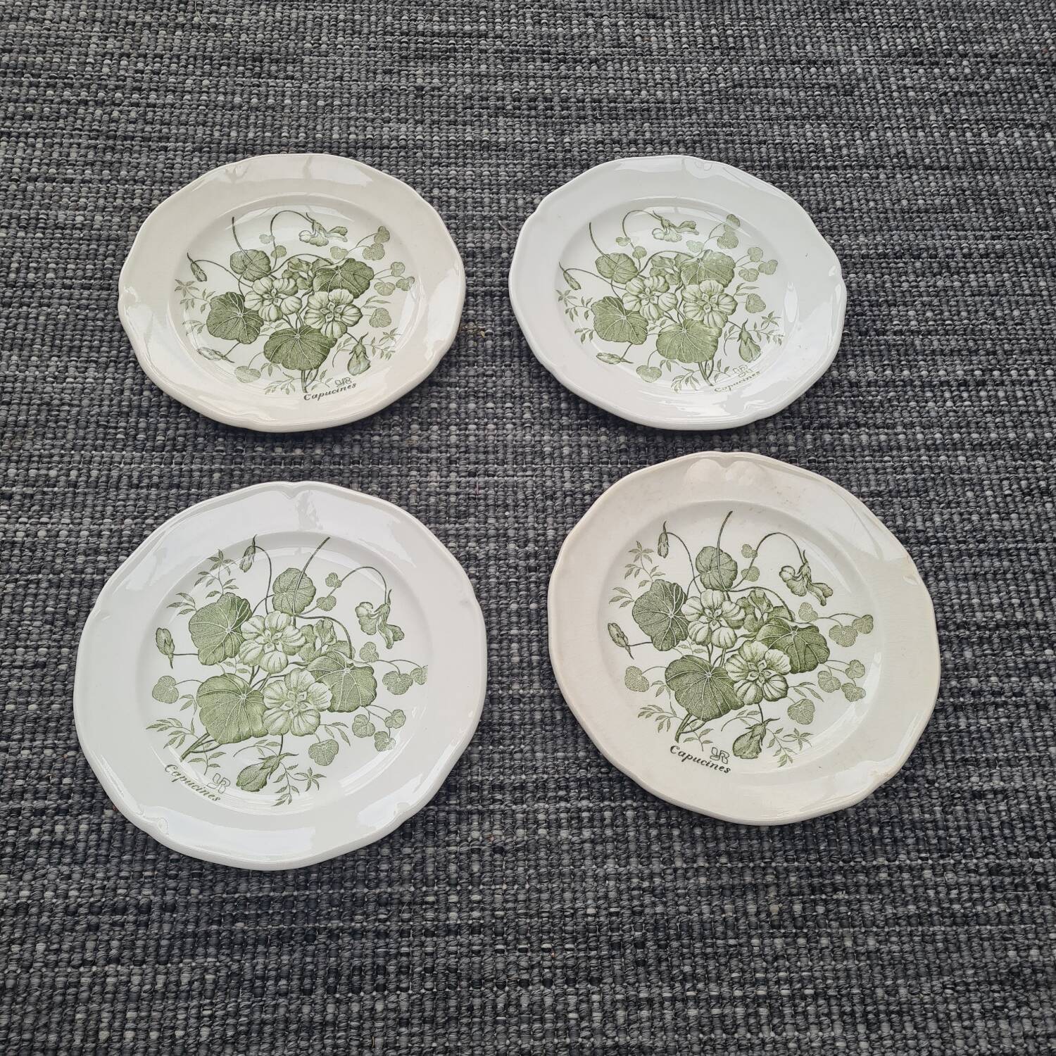 4 Gien plates