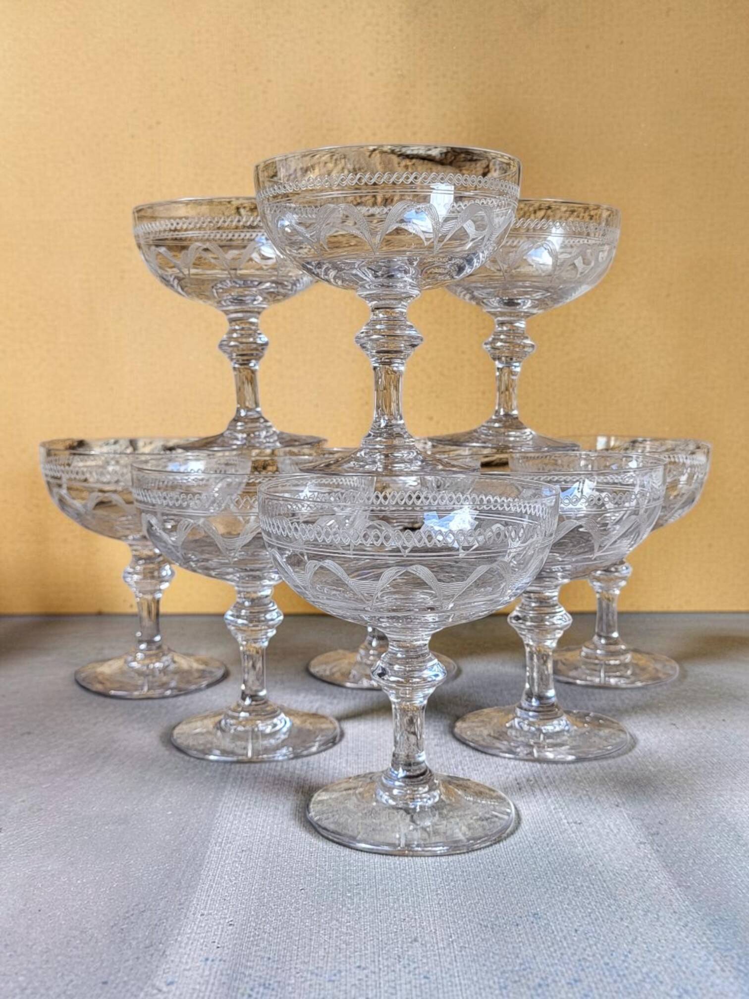 9 crystal champagne coupes