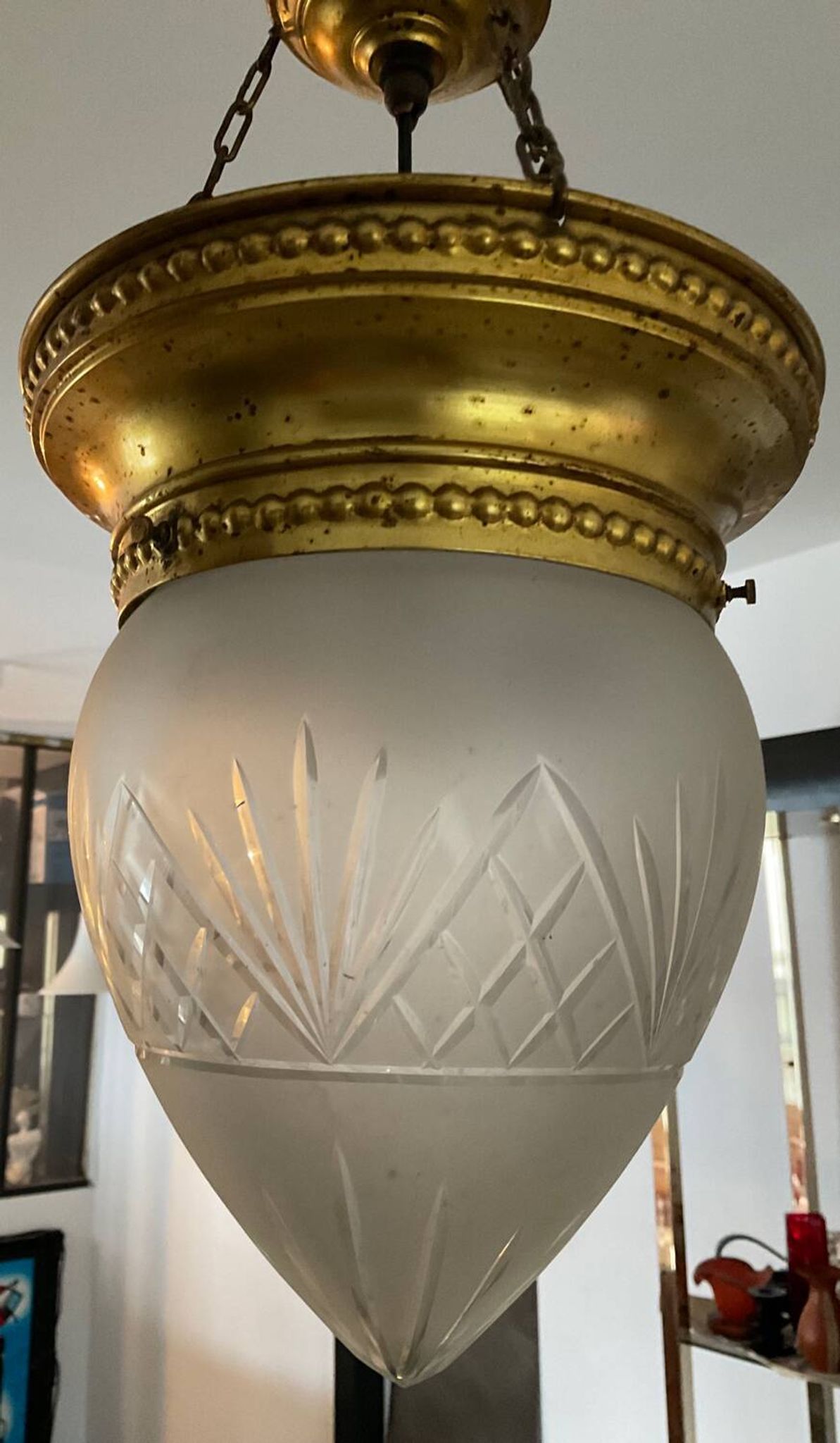 Suspension vintage en verre ciselé et laiton