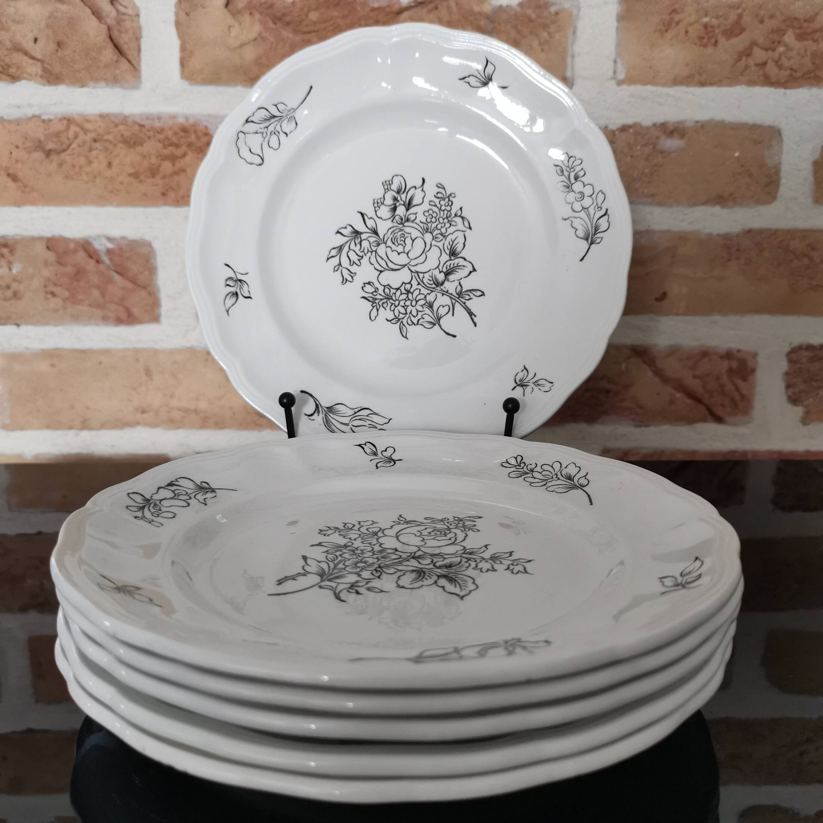 Dessert plates in half Luneville porcelain, black decor