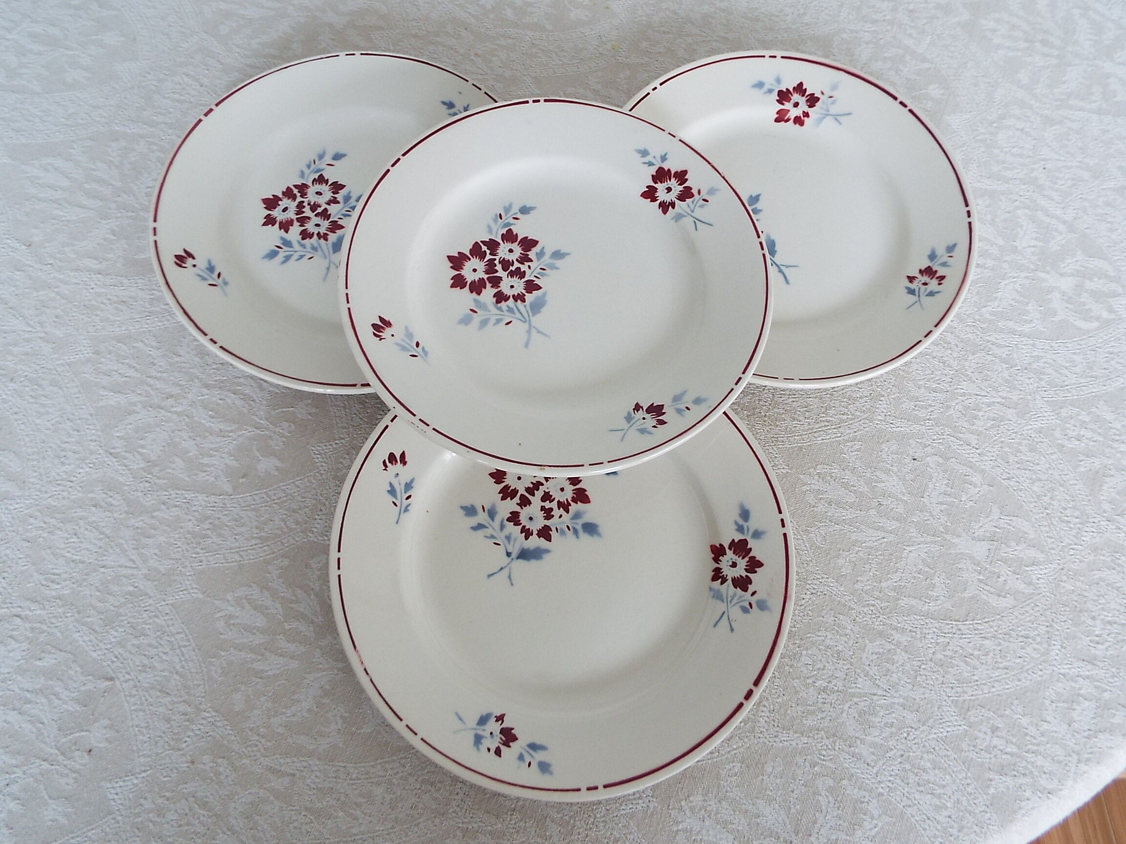 Set of 4 flat plates Moulin des Loups Victor