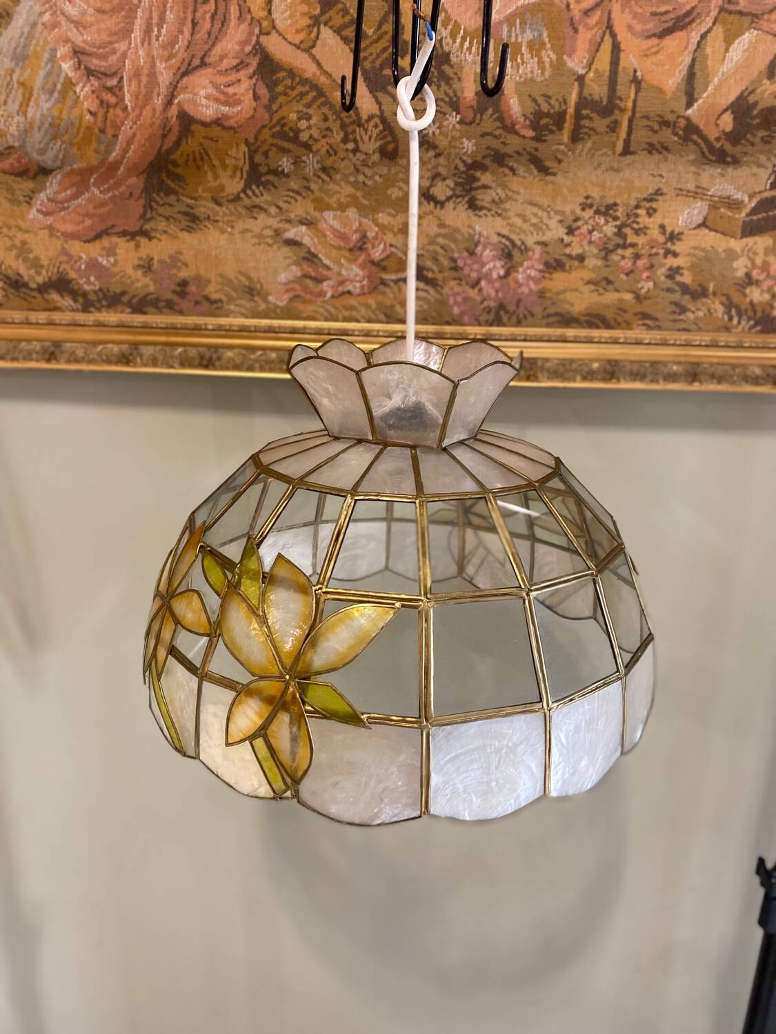 Vintage mother-of-pearl pendant light