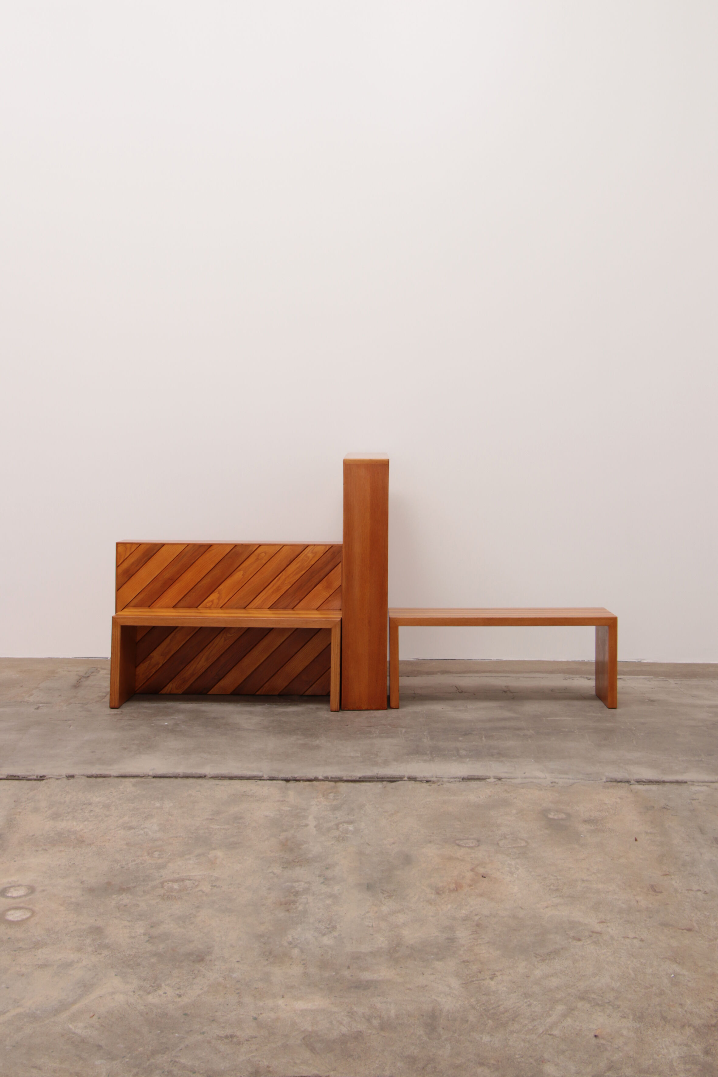 Modular beech set of two room dividers with benches, 1970 Italy