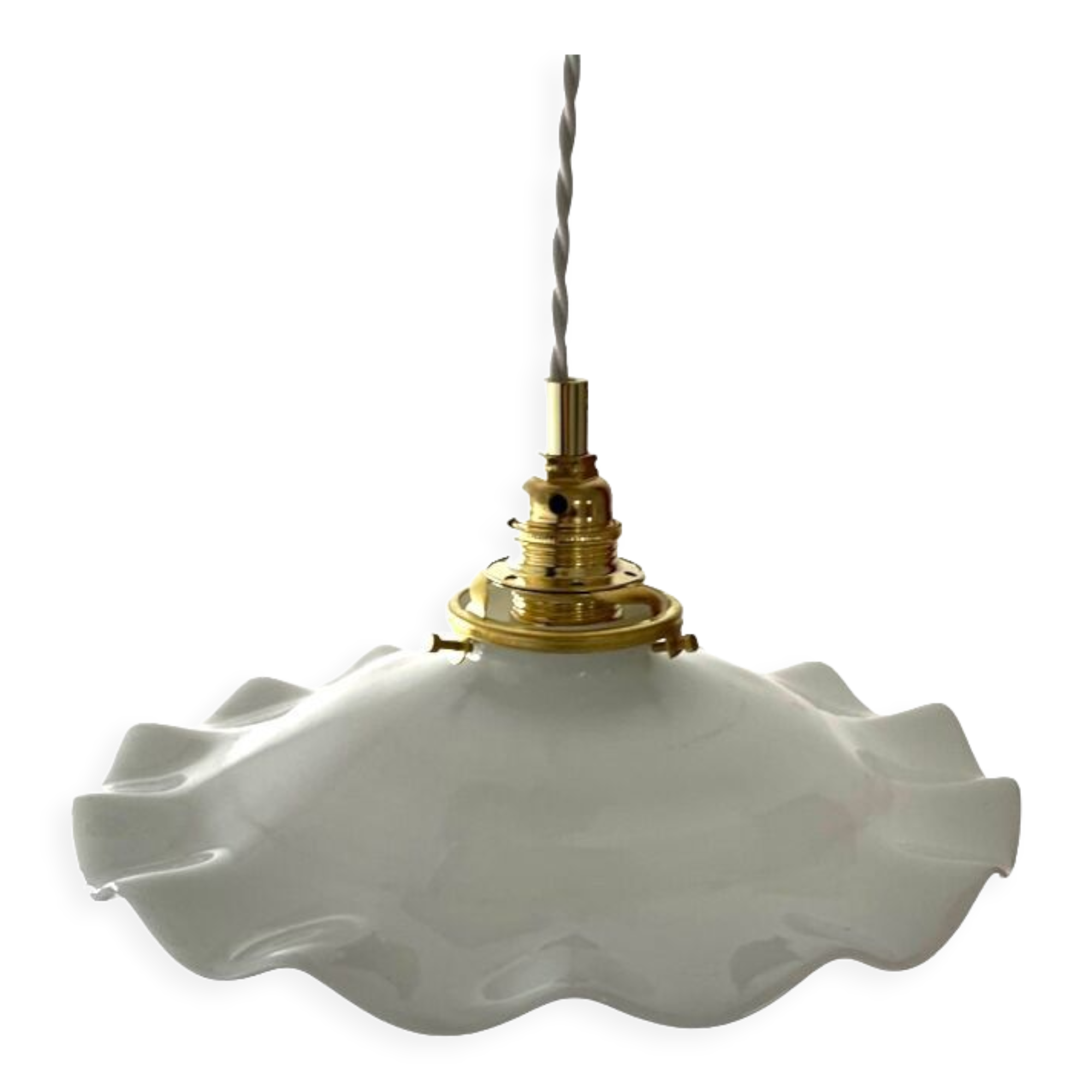Suspension in new electrified wavy white opaline