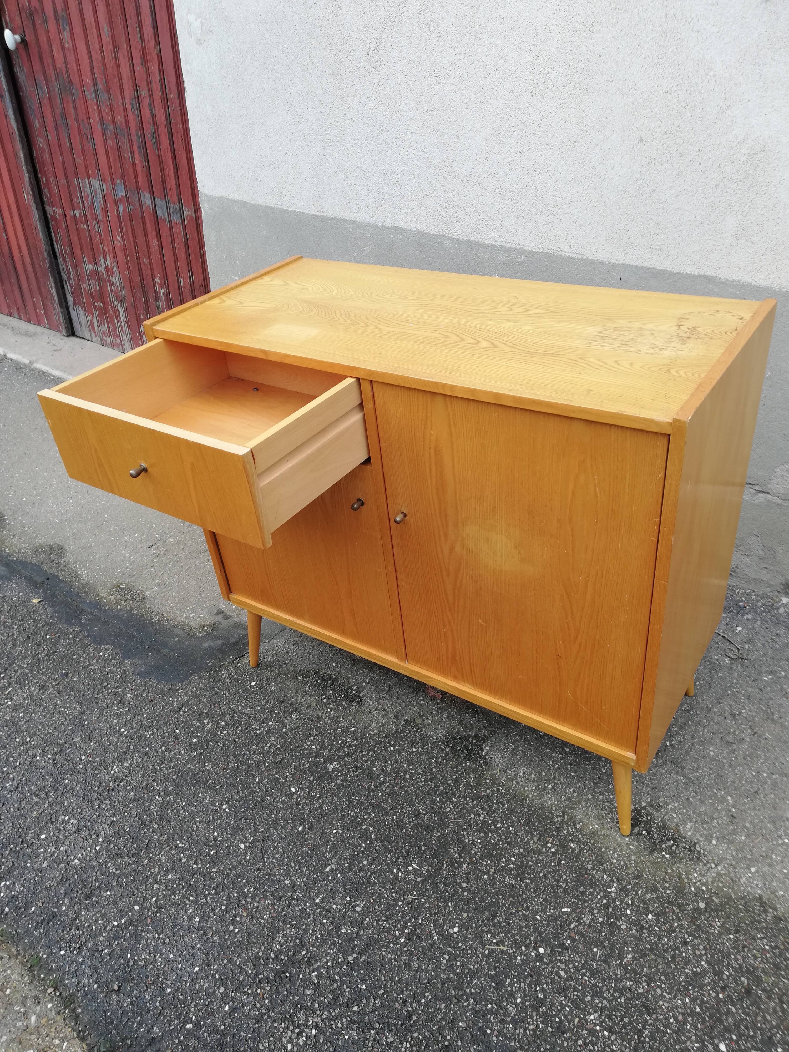 Vintage buffet 2 doors 1 light wood drawer