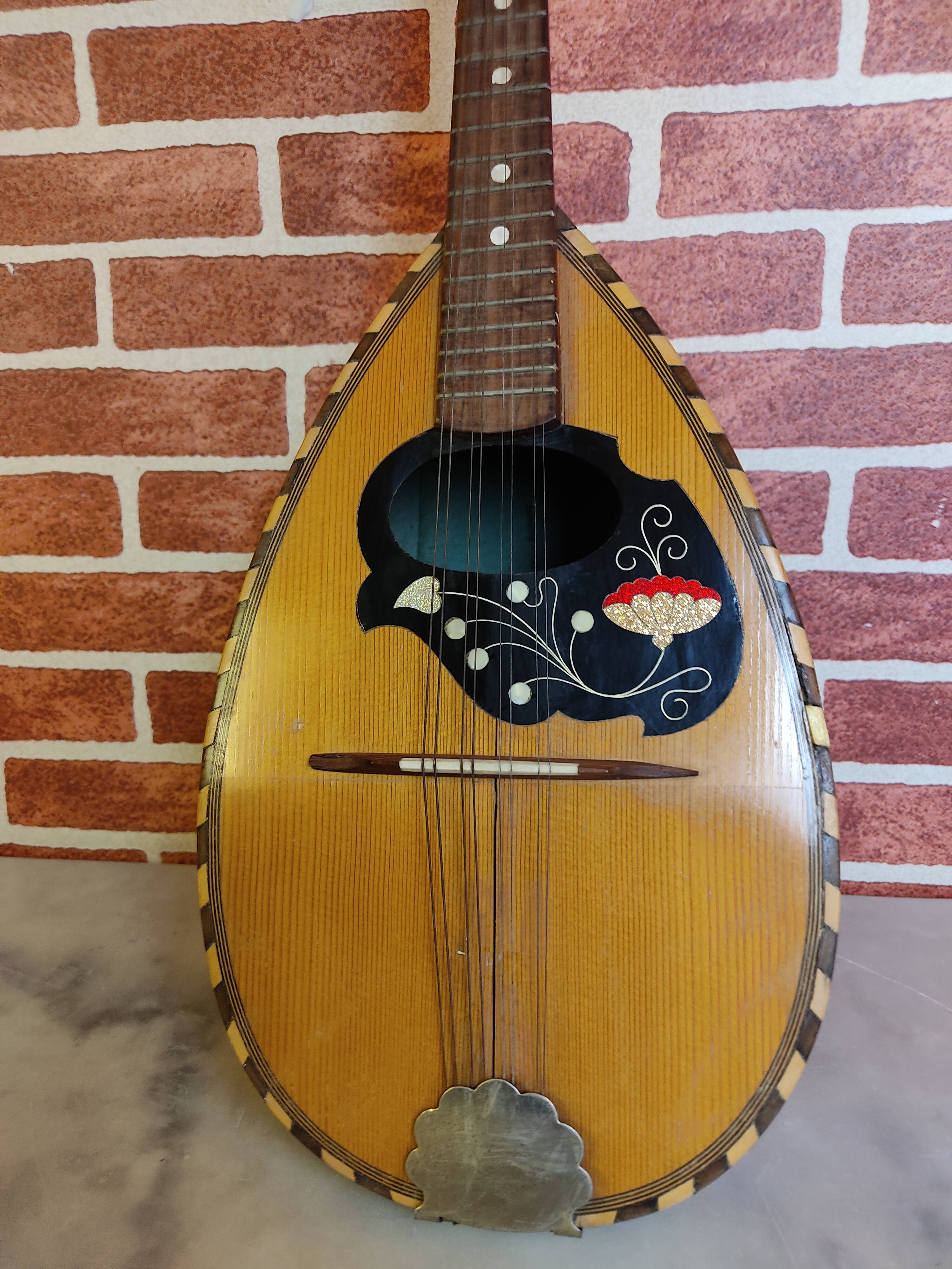 Mandolin from the beginning of the 20th century