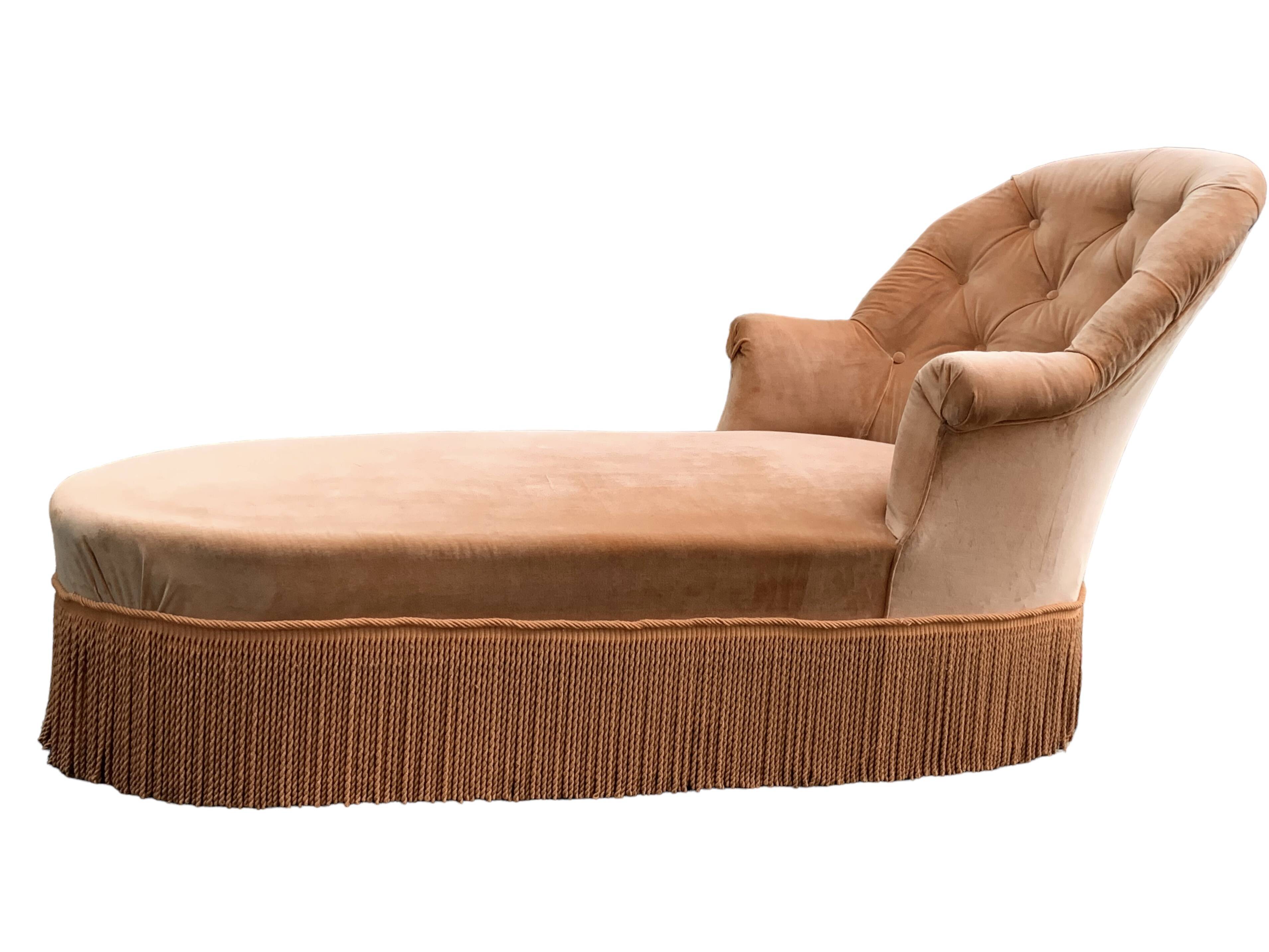 Napoleon III toad daybed in padded velvet 1950