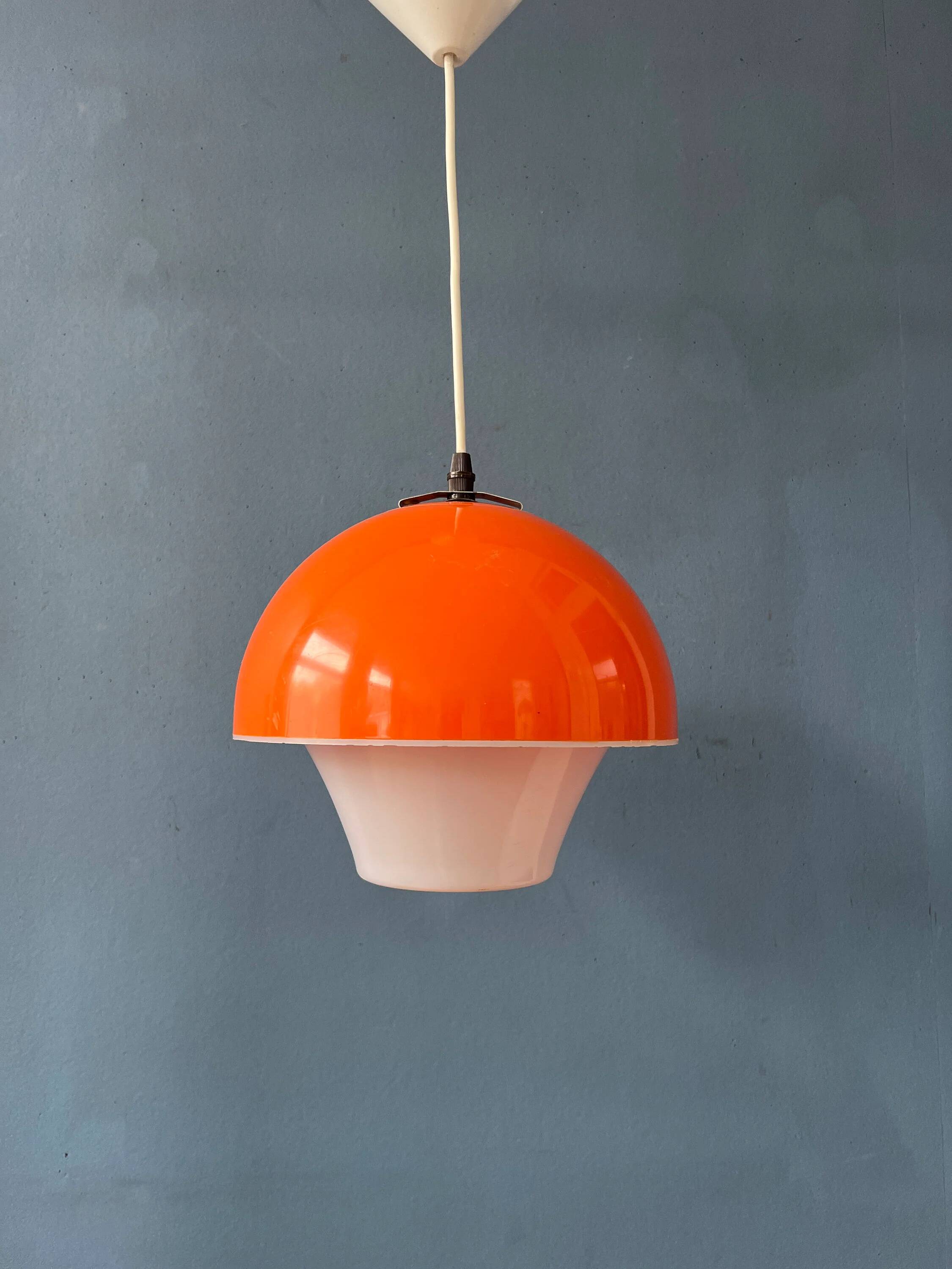 Suspension Space Age in orange and white acrylic glass