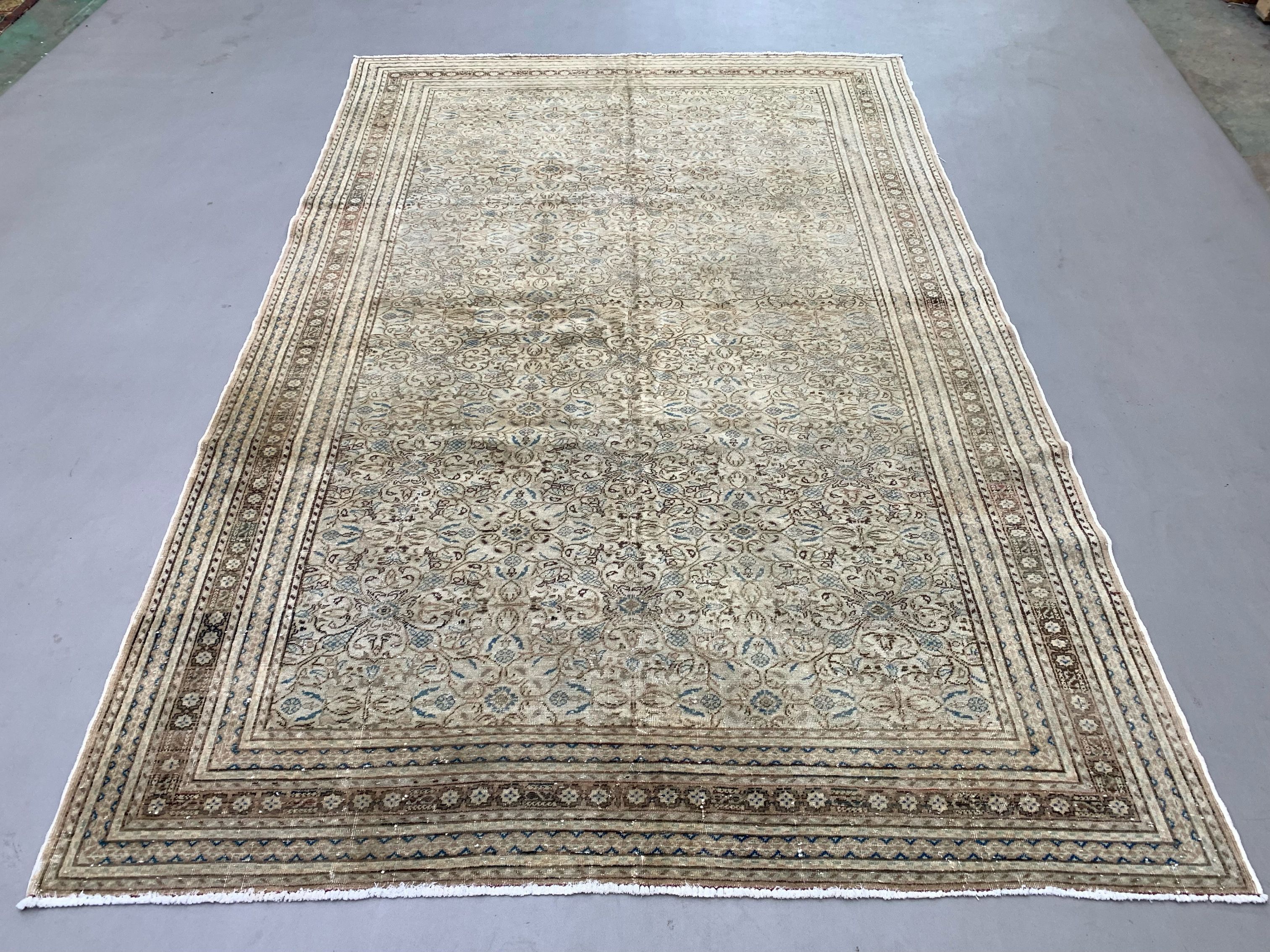 Vintage Turkish Rug 292x190 cm