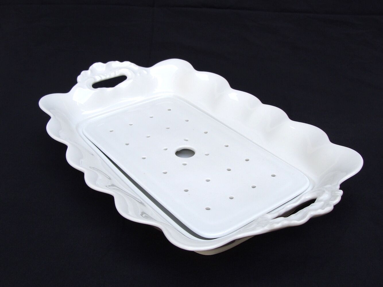 Ceramic asparagus dish 1900