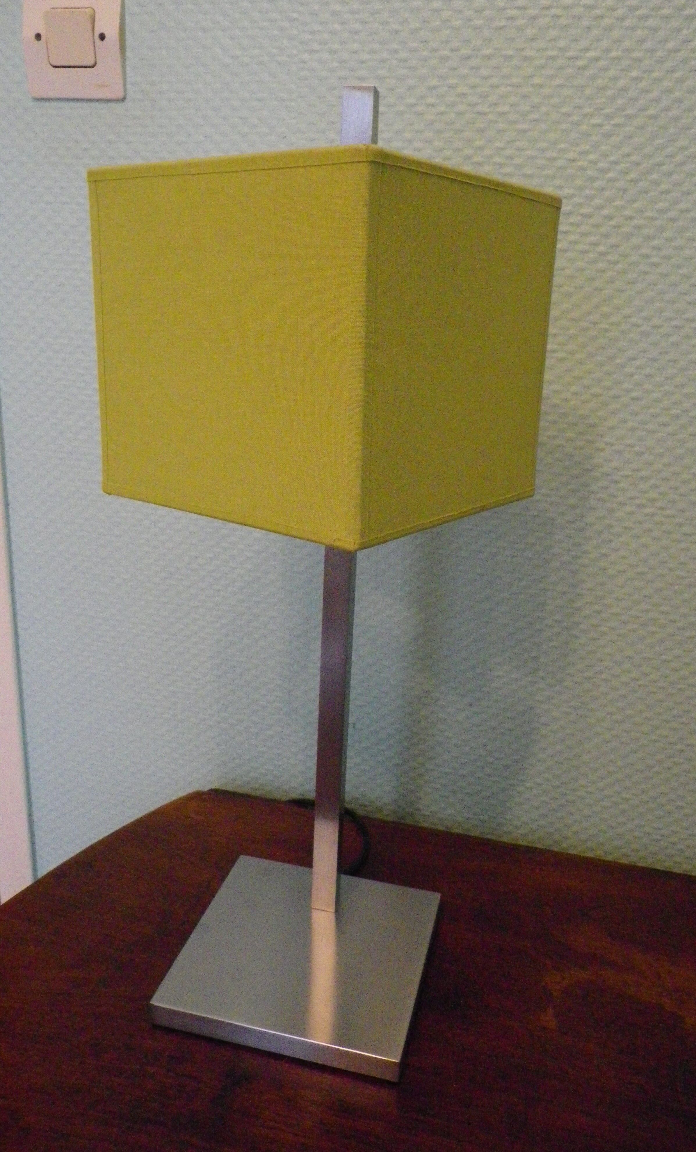 Lampe Stéphane Davidts modèle Faras chrome satiné, abat jour vert amande - Belgique