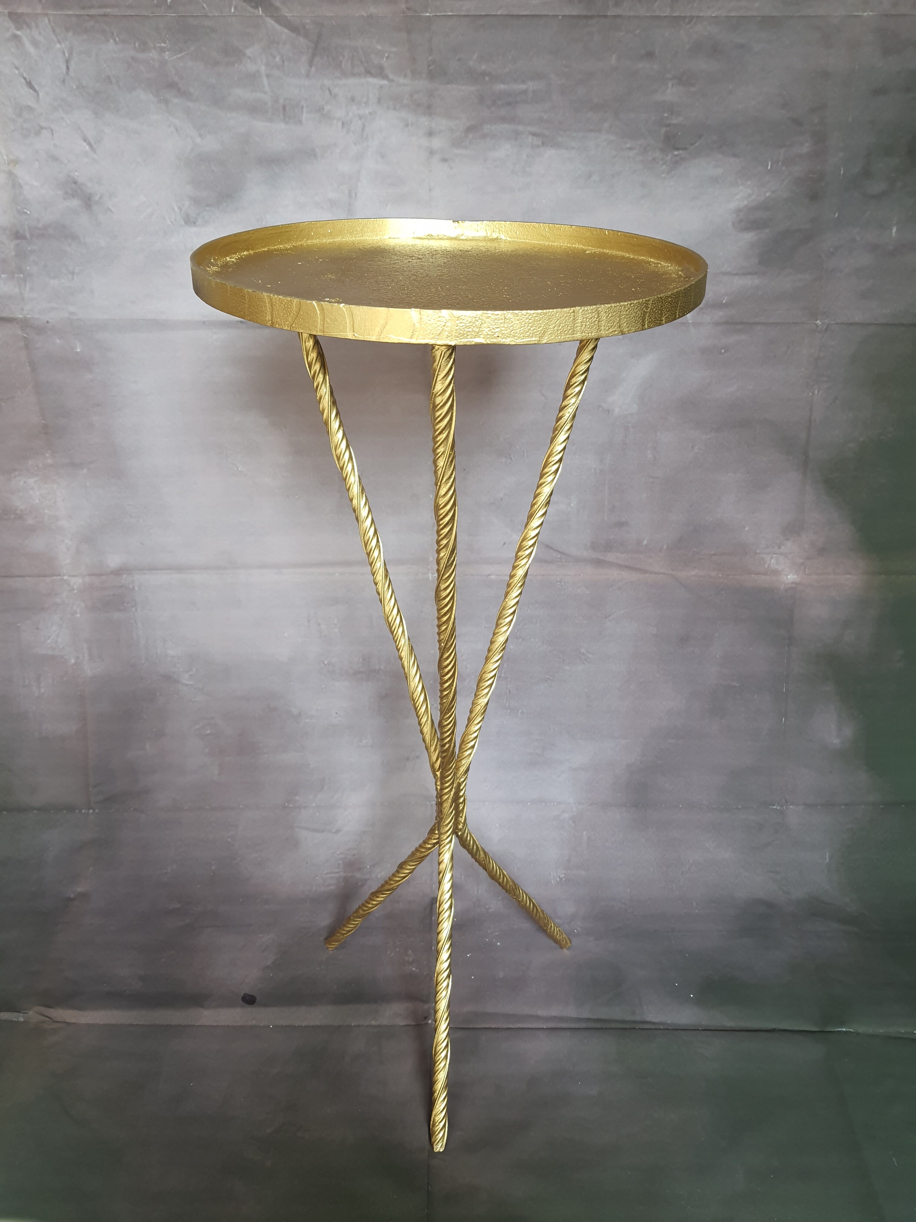 Side table/gueridon