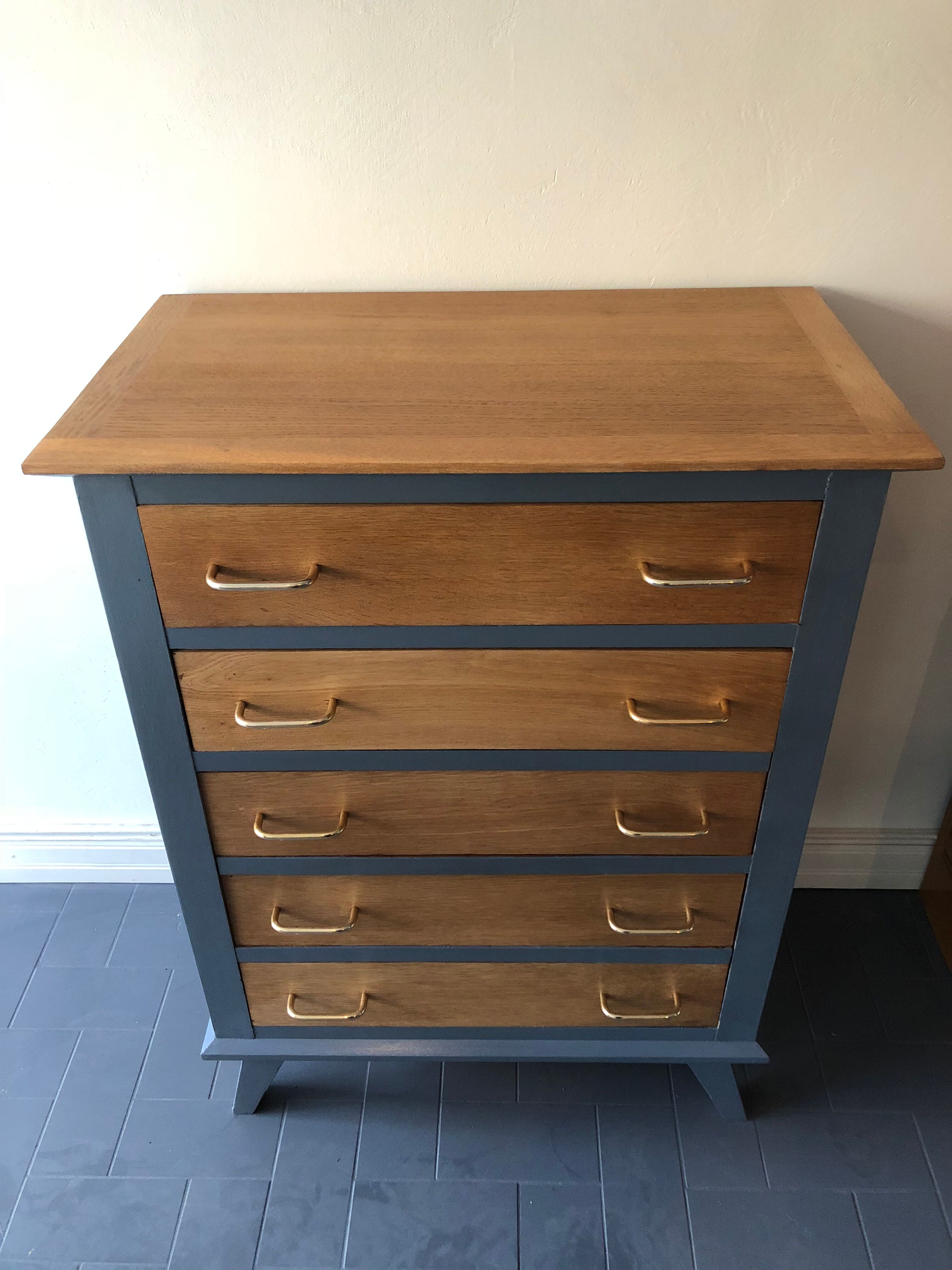 Dresser chest vintage