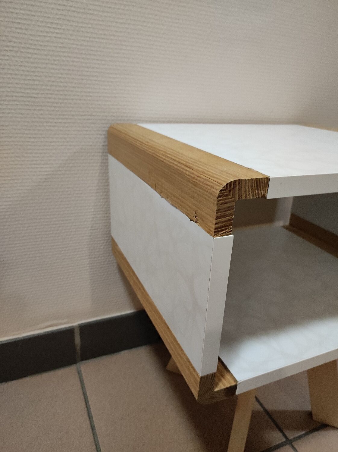 Table de chevet en bois