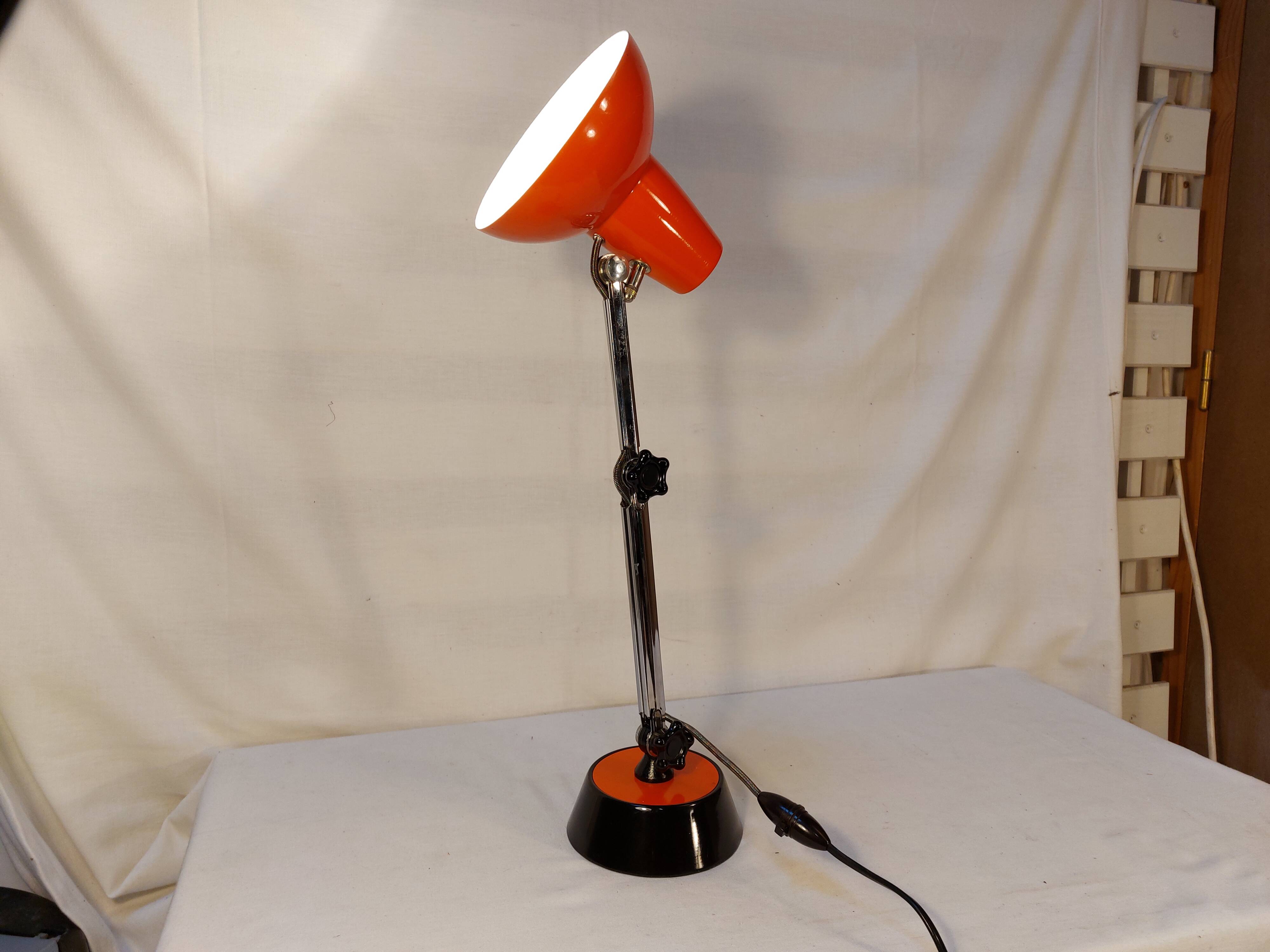 Vintage red articulated desk lamp - 70s/80s.