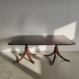 English dining room table in mahogany veneer late nineteenth with two extensions (from 1m80 to 2m80)