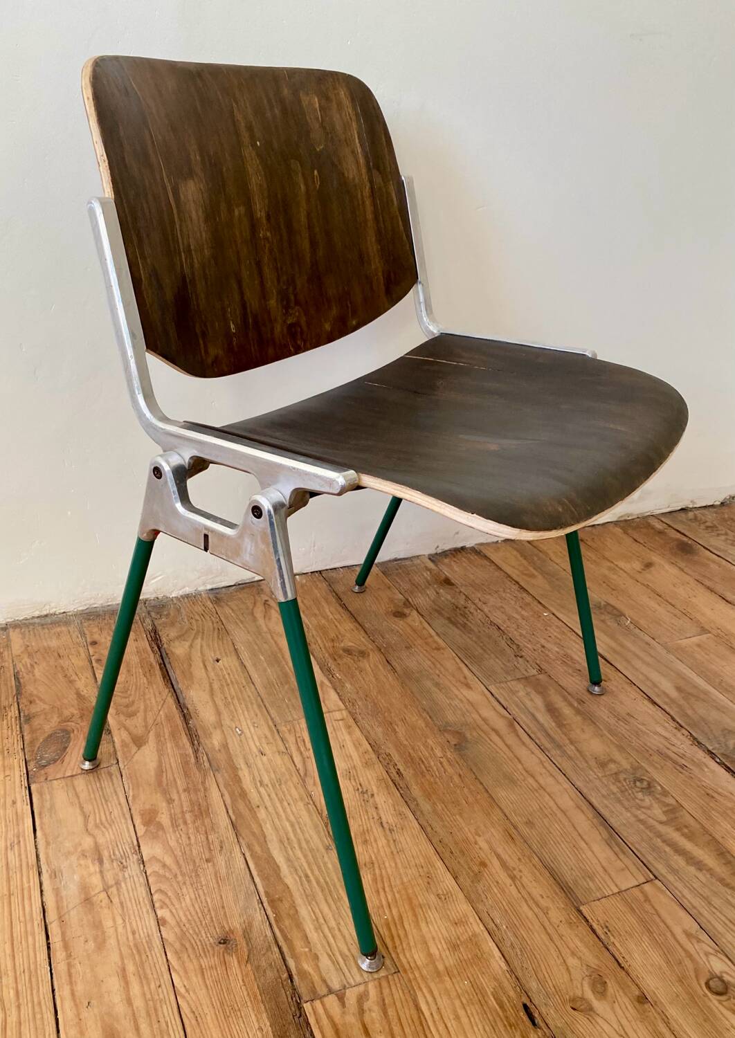 Pair of DSC 106 chairs by Giancarlo Piretti