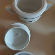Service à café en faïence de Saint Amand décor Touraine huit tasses