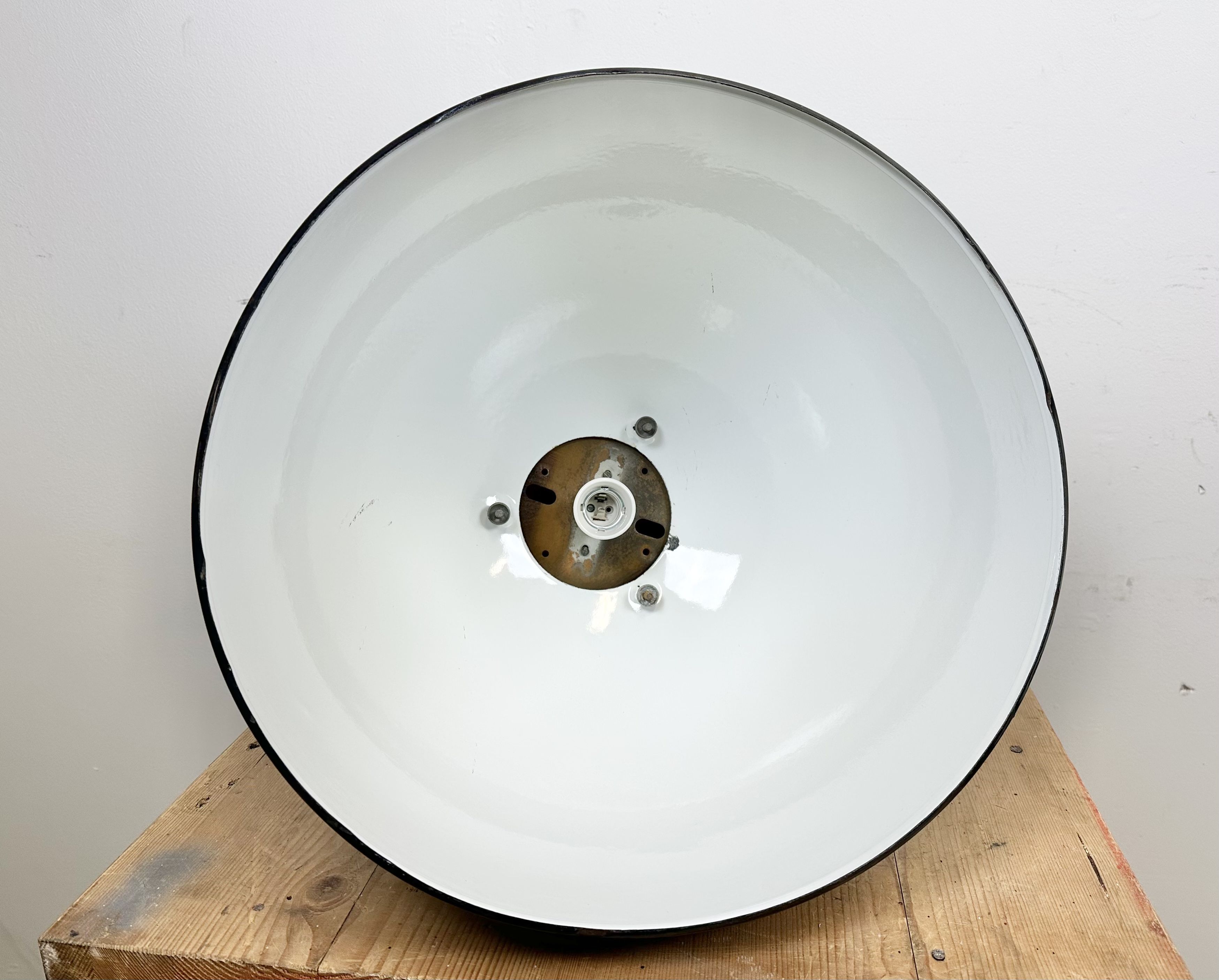 Industrial italien grey enamel lamp from Cariboni, 1970s