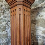 Piédestal ancien en bois – Colonne de monastère, France vers 1900