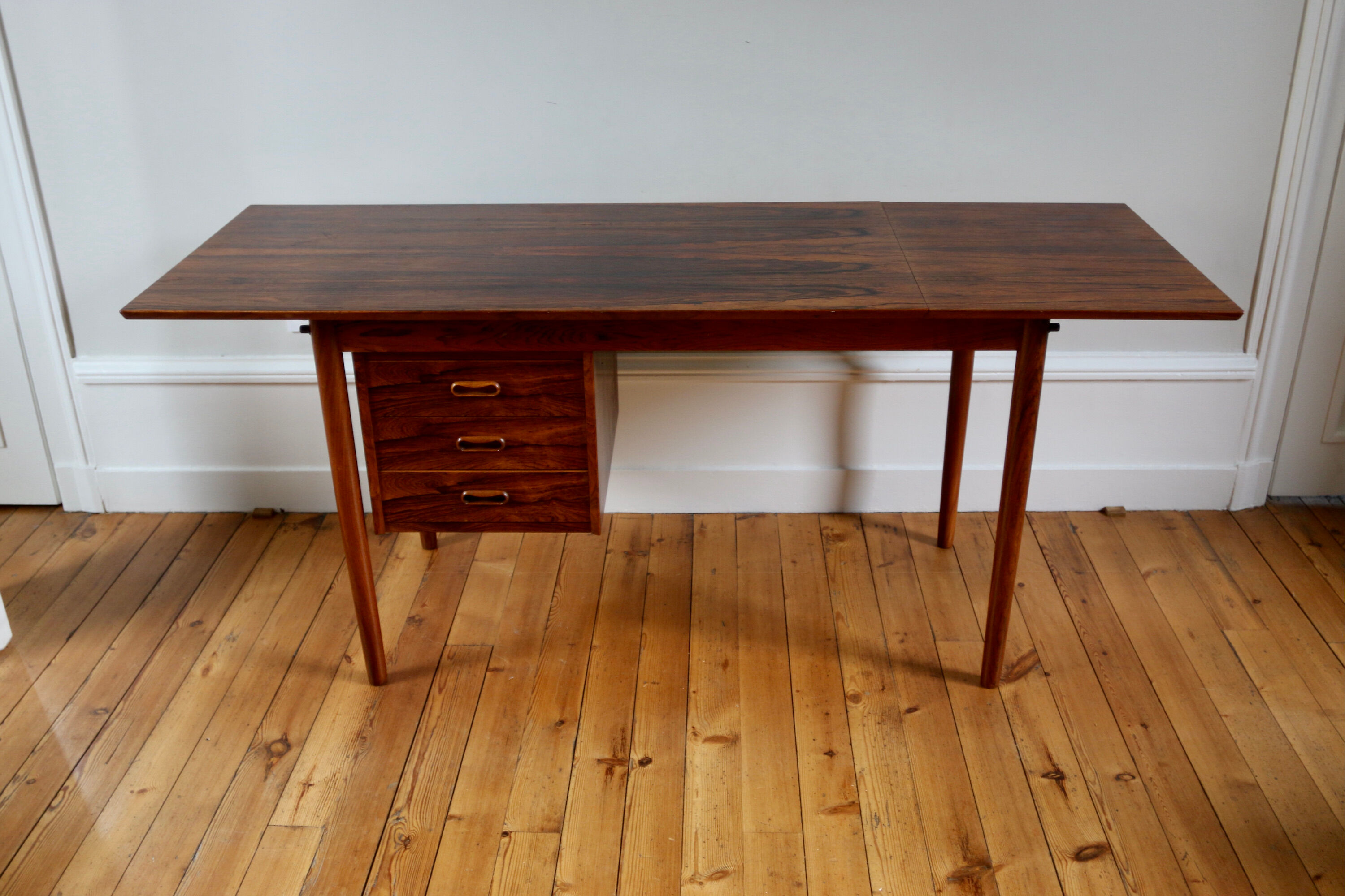 Bureau scandinave vintage palissandre de Rio Arne Vodder 1960