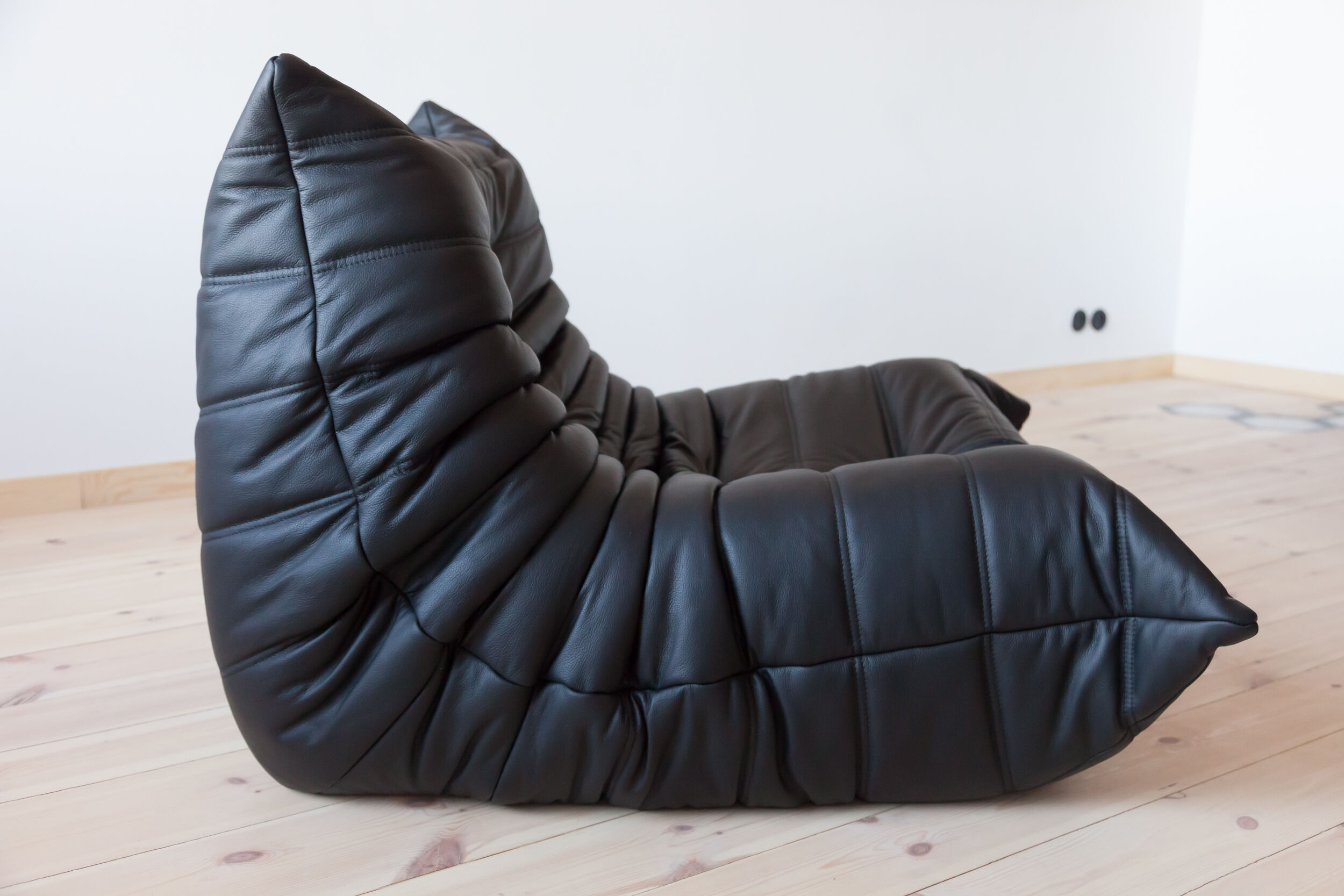 Togo armchair model designed by Michel Ducaroy 1973