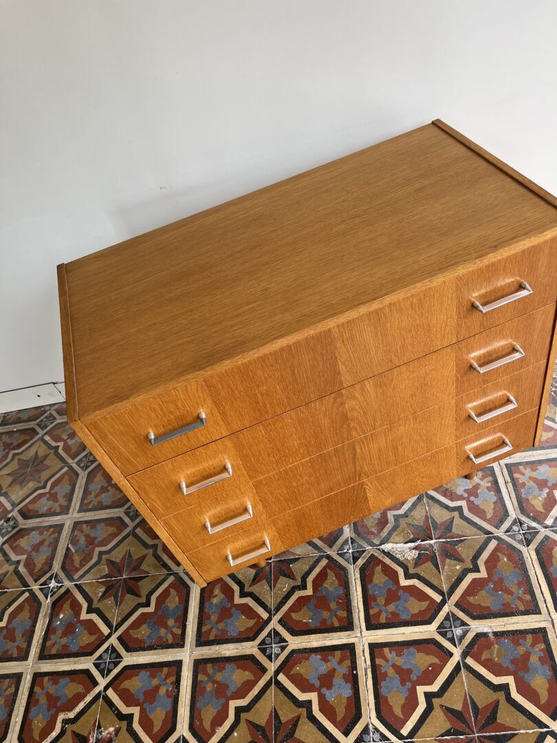 Vintage chest of drawers