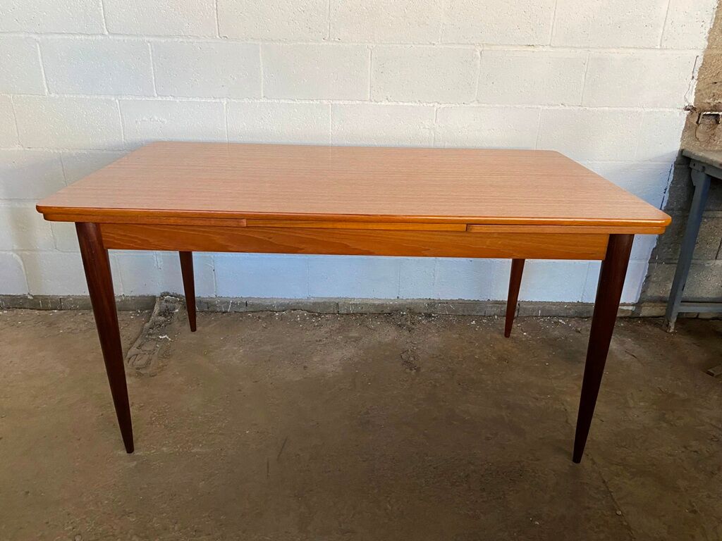 Scandinavian extendable table in vintage teak an60