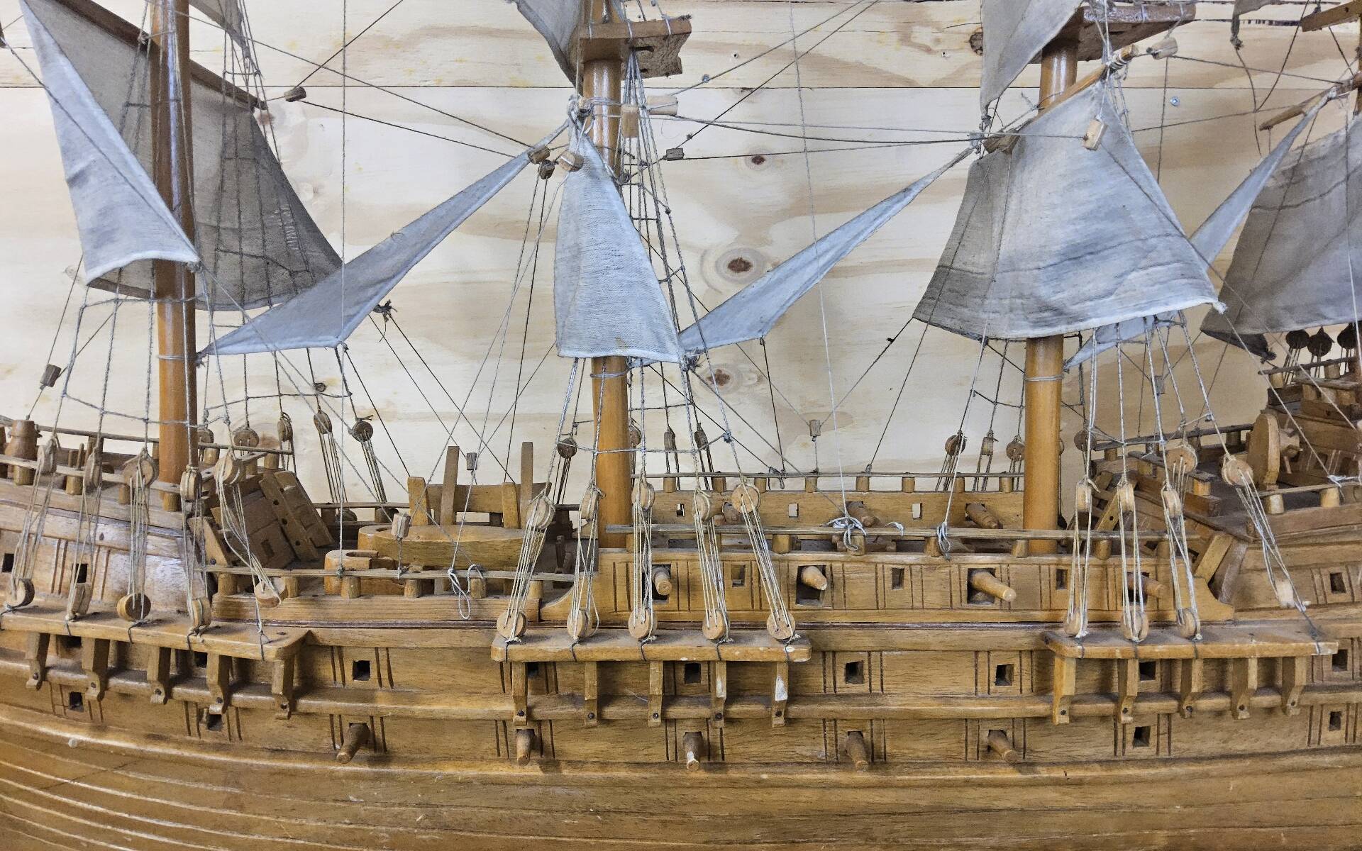 Unique V.O.C model ship from tree trunk (fully handmade)