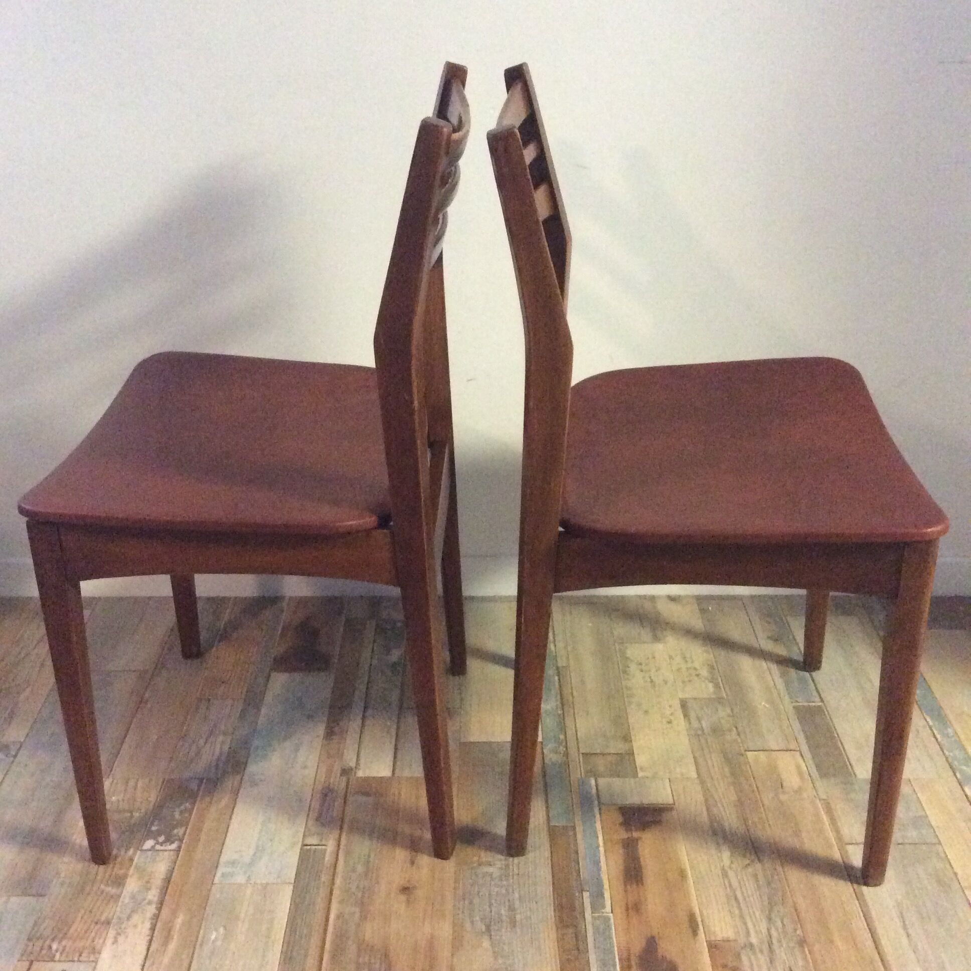 Paire de chaises scandinaves des années 60