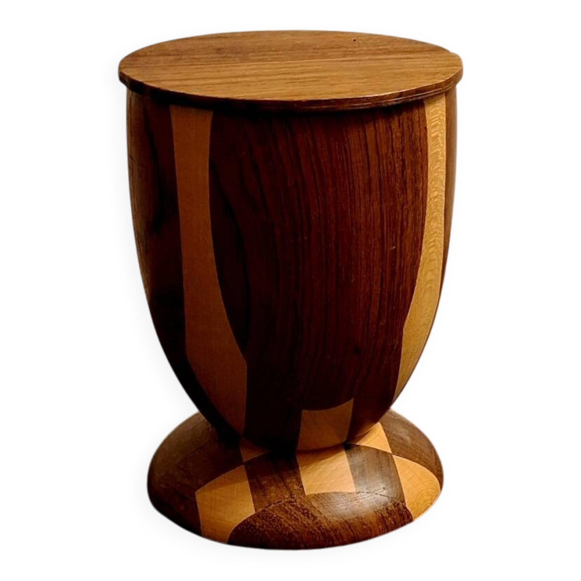 Bookends in exotic wood marquetry in the shape of a tambourine.