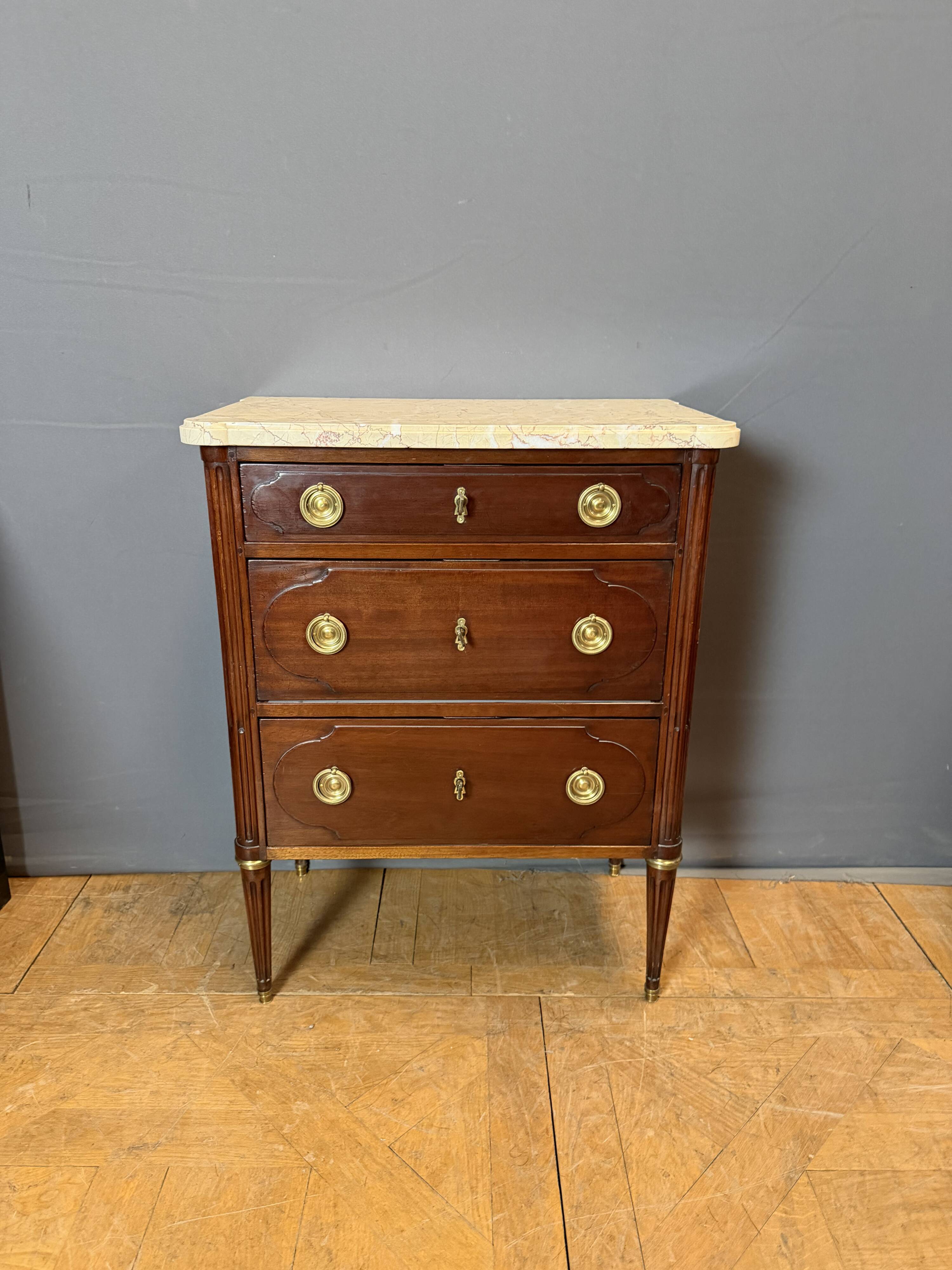 Louis XVI commode in mahogany stamped Mailfert