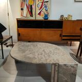 Table basse en marbre, forme goutte d'eau vieux rose
