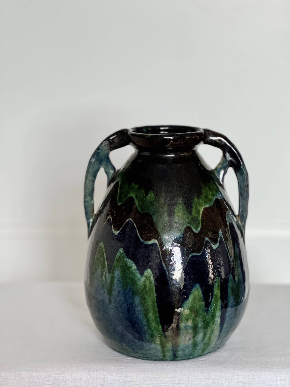 Handmade vase in mixed earth